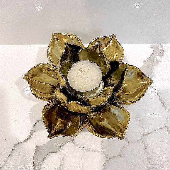 Gold Flower Petal Single Candle Holder - Picture 2 of 5